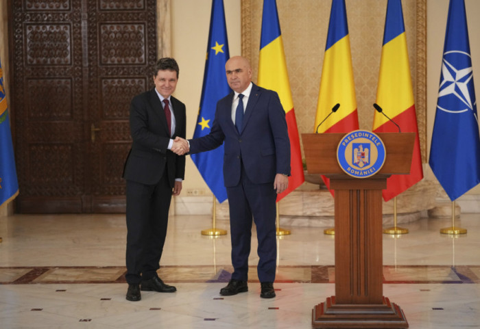 (FOTO) Nikušor Dan imenovao Ilija Bolojana za premijera Rumunije