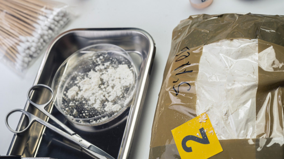 Muškarac uhapšen u Leskovcu zbog posedovanja 1,1 kilogram kokaina: Droga bila namenjena daljoj prodaji
