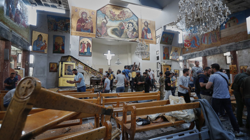 (FOTO) Broj ubijenih u napadu bombaša samoubice u crkvi Svetog Ilije u Damasku porastao na 20, 52 osobe povređene