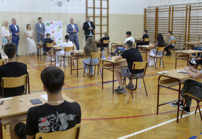 (FOTO) Objavljena rešenja završnog ispita iz matematike