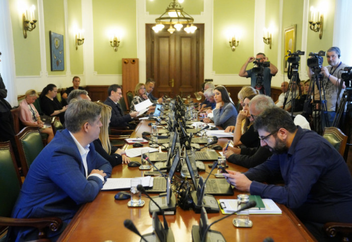 Odbor odlučio da se odloži javno slušanje sa kandidatima za članove REM, opozicija napustila sednicu