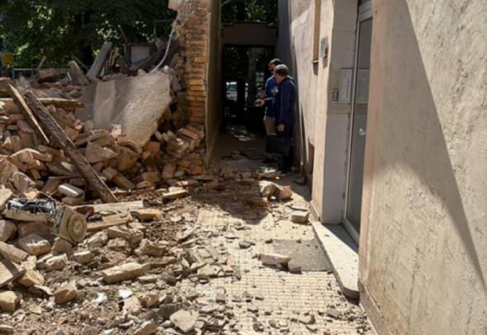 (FOTO) Inspekcijski nadzor potvrdio da je bilo propusta pri izdavanju građevinske dozvole za gradilište u Kneza Miloša