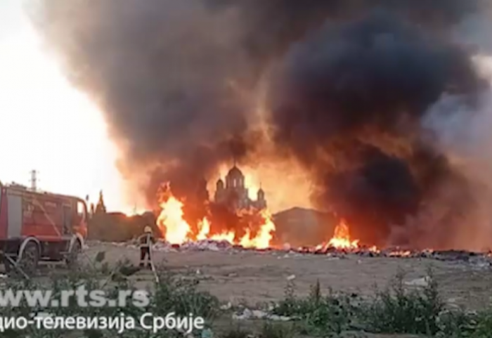 Gori divlja deponija u Smederevu, akcija gašenja požara u toku