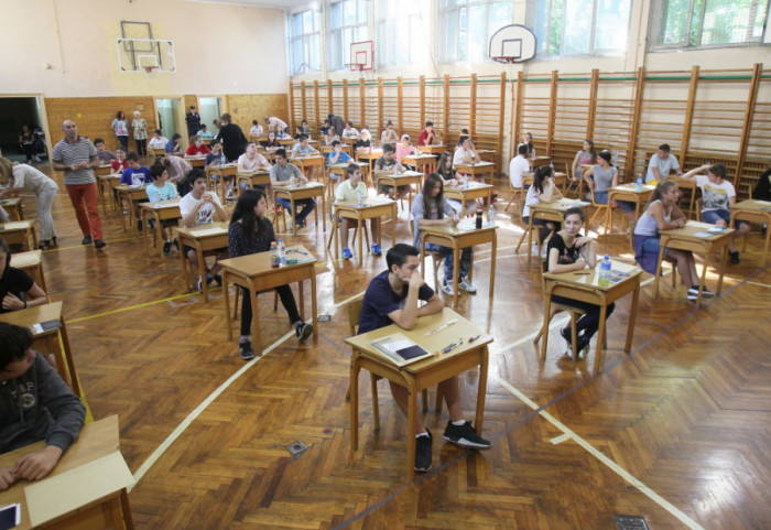Treći dan male mature: Učenici polažu test iz izbornog predmeta