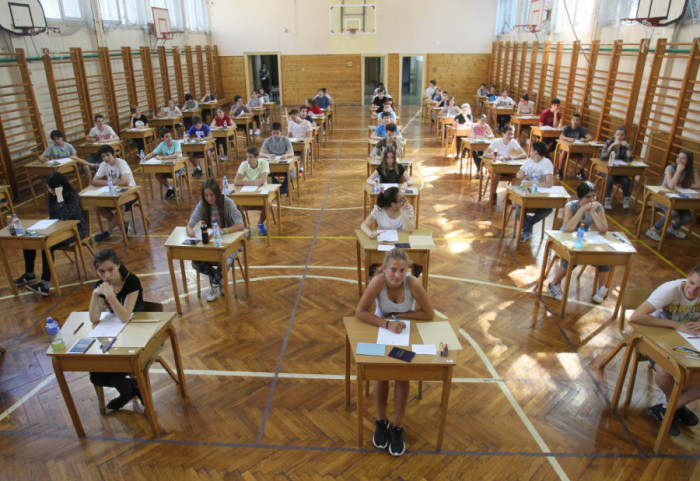 Nešović: Planom za 2026/2027 predviđeno 71.614 mesta u srednjim školama i gimnazijama