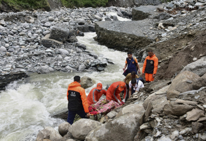 Bujične poplave na severu Indije: Poginule tri osobe, najmanje 20 nestalo
