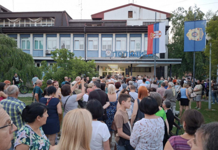 Protest u Zaječaru nakon što su svi prigovori opozicije odbijeni: Građani traže ostaku Zagorke Dolovac