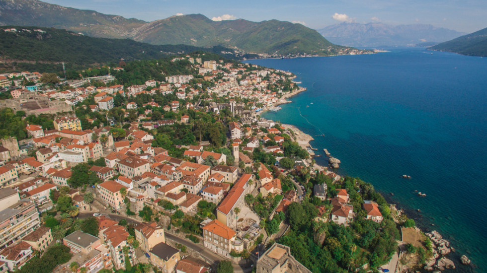 Herceg Novi: Jedna osoba poginula, dve povređene u udesu kod hotela Park u Bijeloj