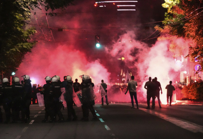 Prvo OJT: Određeno zadržavanje do 48 sati trojici zbog napada na policiju posle protesta na Slaviji