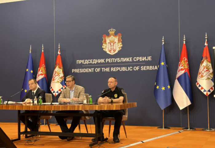 Dan posle protesta na Vidovdan: Povređeno 48 policajaca i 22 građana, privedeno 77 osoba, 38 zadržano
