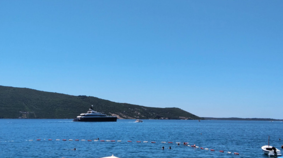Bračni par iz Srbije i još jedna žena spaseni kod Ade Bojane, jak vetar ih nosio na otvoreno more