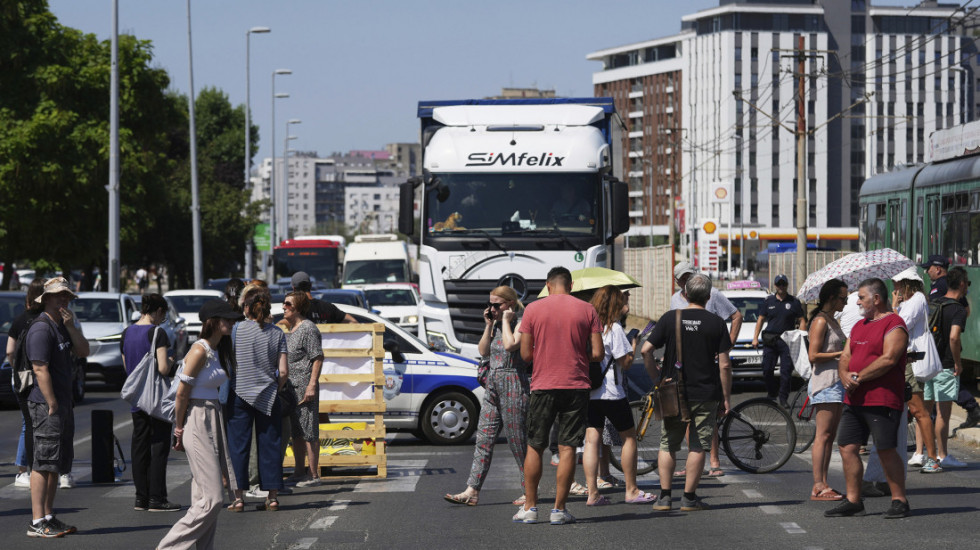 Pomoćnik direktora policije: Ukupno 108 blokada u nedelju u Srbiji, privedeno 18 osoba iz Beograda i Čačka
