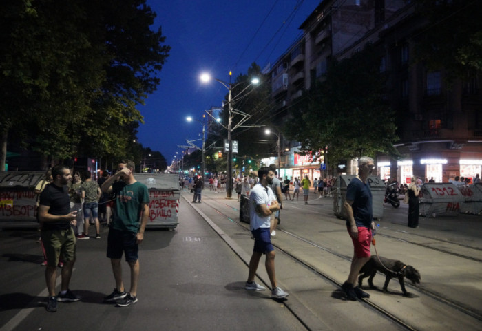 (FOTO/VIDEO) Protesti širom Srbije: Incident kod Pravnog fakulteta u Beogradu, žena se kolima zaletela u Novosađane
