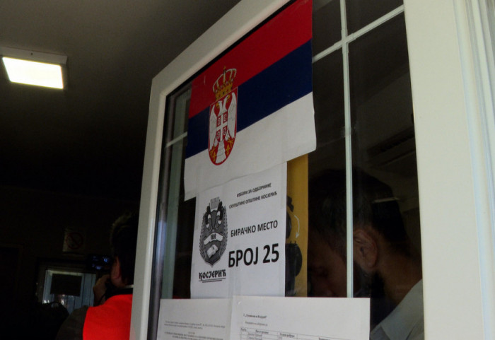 (FOTO/VIDEO) Ponovljeni izbori u Kosjeriću: SNS na biračkom mestu Elan osvojio 197 glasova, opozicija 153