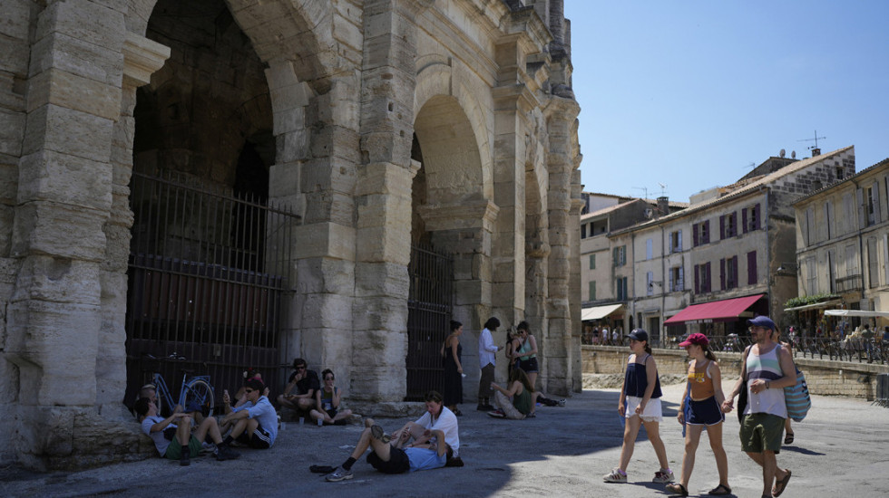Francuska najpesimističnija u prognozama za 2026. godinu, samo 41 odsto Francuza misli da će biti bolja od 2025.