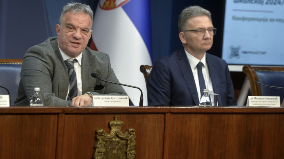 Ministar prosvete o završnom ispitu: Prosečan broj bodova iz maternjeg 11,54, najbolji rezultati na testu iz hemije