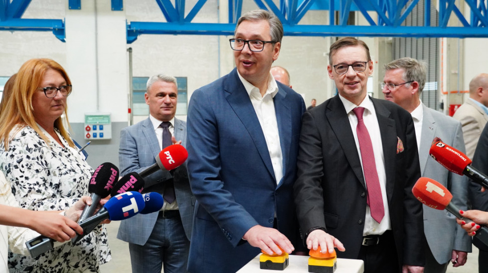 (FOTO) Otvorena fabrika PWO u Čačku: "Zaposlićemo do 800 radnika, narednih dana otvaranje deonice puta do Požege"