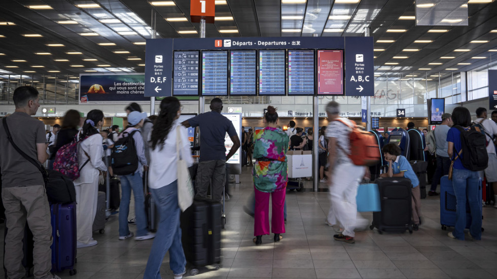 Letovi na aerodromu u Oslu zbog dronova bili privremeno obustavljeni