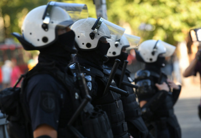 MUP Čačak: Uhapšena trojica muškaraca zbog napada na policiju