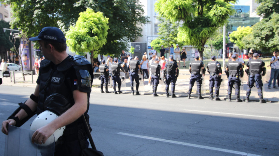 MUP: Sve blokade uklonjene, privedeno 18, izvršena provera identiteta 800 osoba