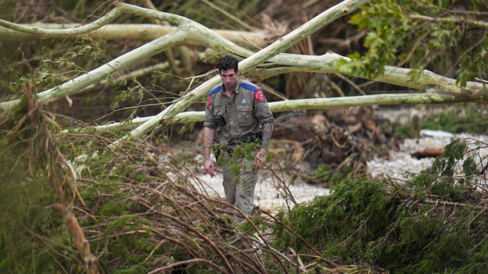 Porodice osam žrtava u kampu za devojčice u Teksasu podnele tužbe zbog nemara