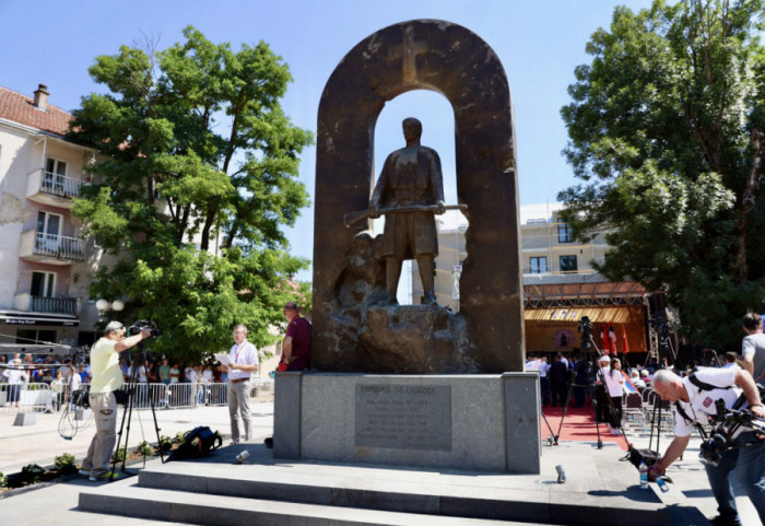 (FOTO) Obeležavanje 150. godišnjice Nevesinjske puške, svečana akademija na Trgu slobode