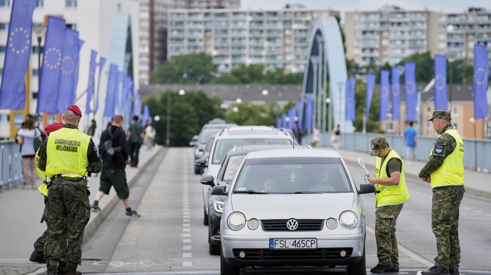 (FOTO) Poljska uvela privremene kontrole na granicama sa Nemačkom i Litvanijom