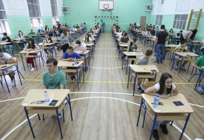 Polaganje završnog ispita od 15. do 17. juna: "U srednjim školama 72.000 mesta, u ponudi inovirani obrazovni profili"
