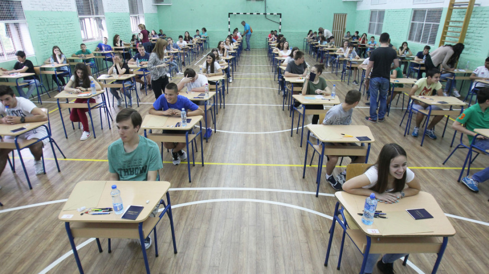 Polaganje završnog ispita od 15. do 17. juna: "U srednjim školama 72.000 mesta, u ponudi inovirani obrazovni profili"