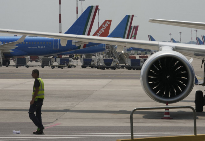 Nesreća na aerodromu kod Bergama: Muškarac poginuo kada ga je usisao motor aviona