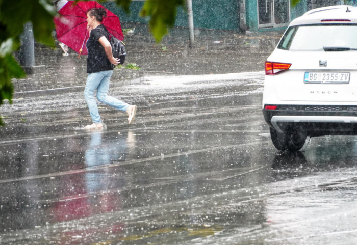 RHMZ izdao upozorenje zbog jakog nevremena, pokrenut sistem SMS hitnih informacija
