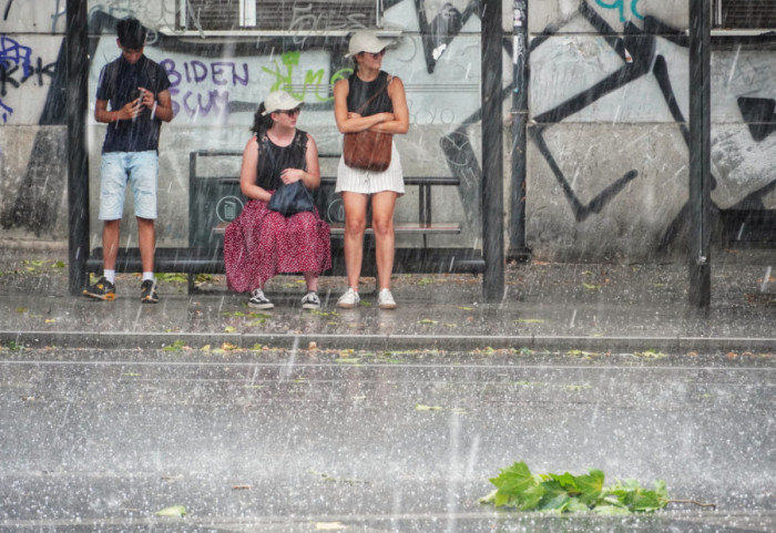 Zahlađenje i pljuskovi za kraj vikenda: Temperatura do 33 stepena