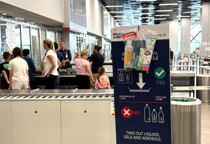 Kineska državljanka (47) uhapšena na aerodromu u Beogradu: Ostavila novac na šalteru granične policije