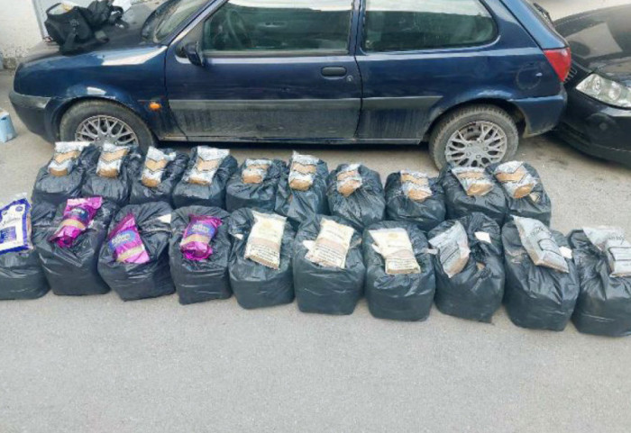 (FOTO) Pronađeno 200 kilograma rezanog duvana u "pežou": Uhapšen Nišlija (46)