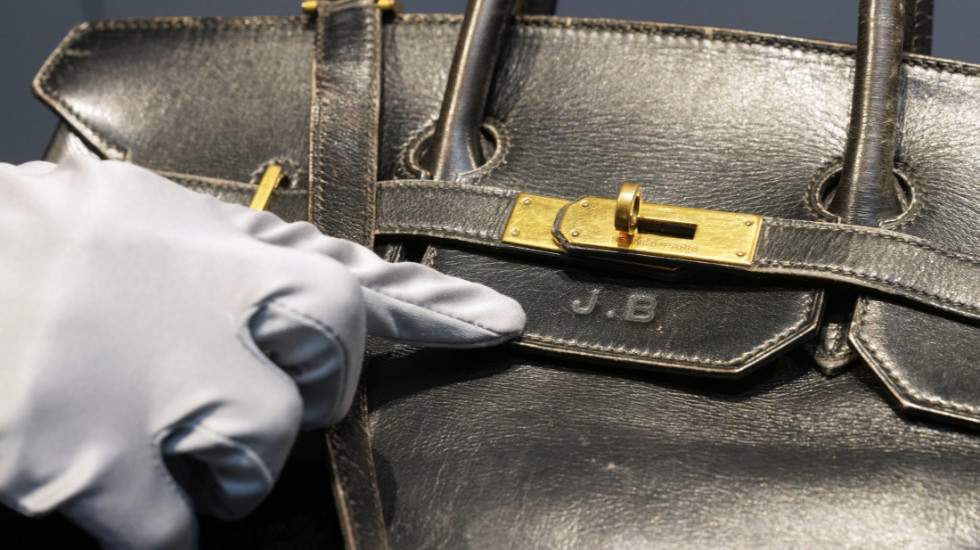 (FOTO) Originalna Birkin torba modne kuće Ermes prodata na aukciji za sedam miliona evra