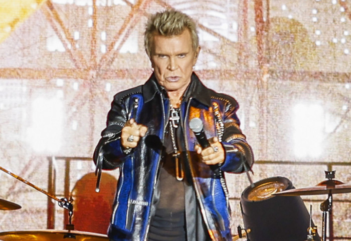 (FOTO) Billy Idol ponovo pobedio kišu na istoj lokaciji u Beogradu: "Srećni smo što smo opet u Srbiji"