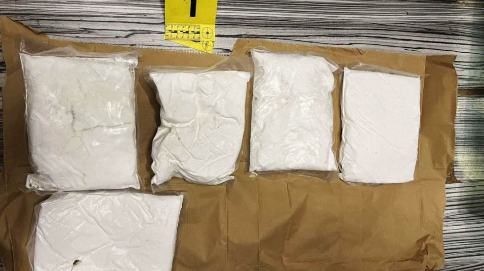 Beograđanin (40) osumnjičen za prodaju droge, u stanu krio pet kilograma amfetamina