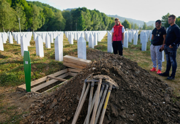(VIDEO) U Potočarima se obeležava 30 godina od zločina u Srebrenici: "Da se nikad nikome ne ponovi"