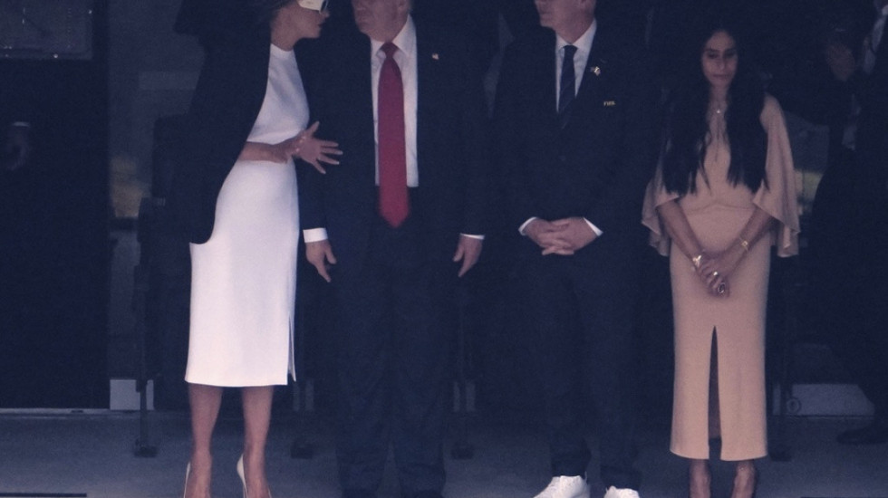 (FOTO) Donald Tramp sa suprugom Melanijom prisustvuje finalu SP između Čelsija i PSŽ