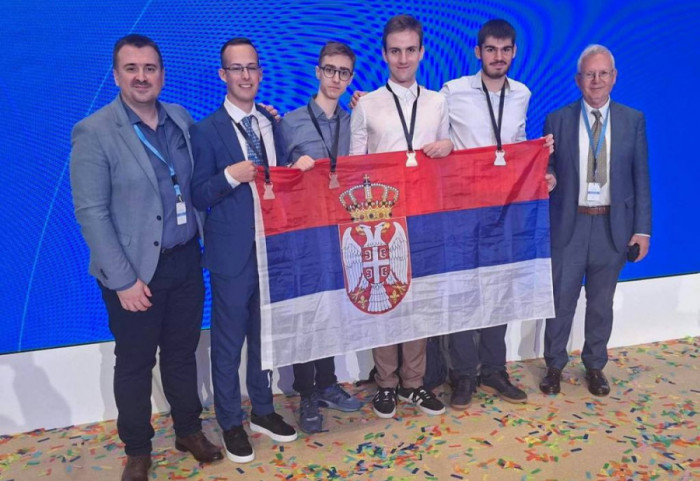 (FOTO) Četiri medalje za srpske đake na Međunarodnoj olimpijadi iz hemije u Dubaiju