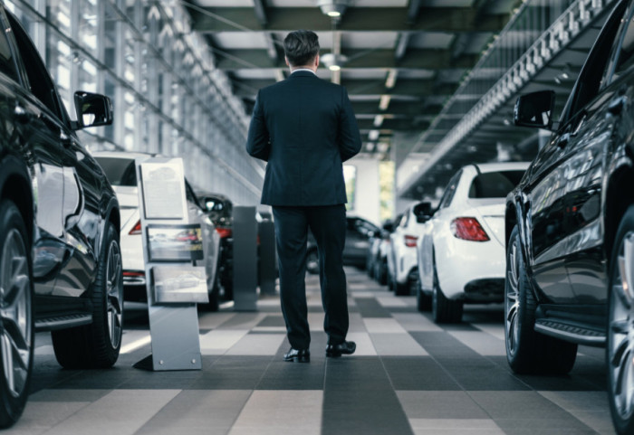 "Jaguar lend rover" ukida 500 menadžerskih pozicija, firma beleži veliki pad prodaje
