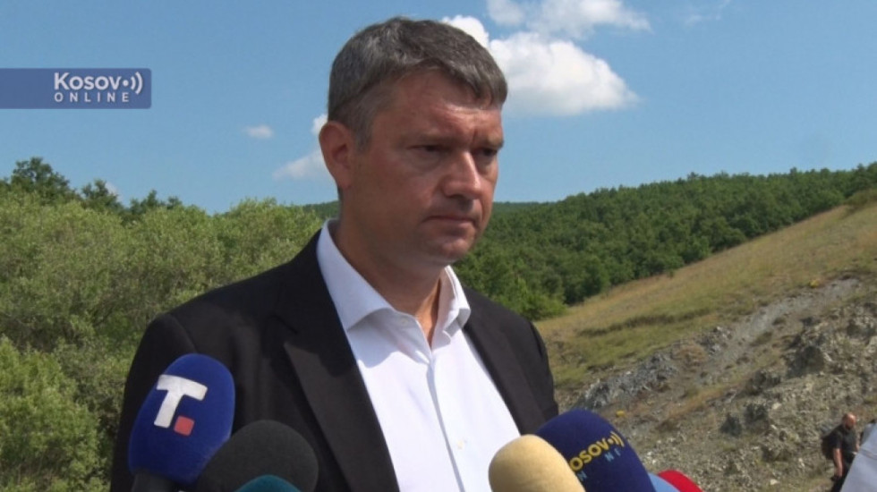 Priveden pomoćnik direktora Kancelarije za KiM posle pomena u Orahovcu