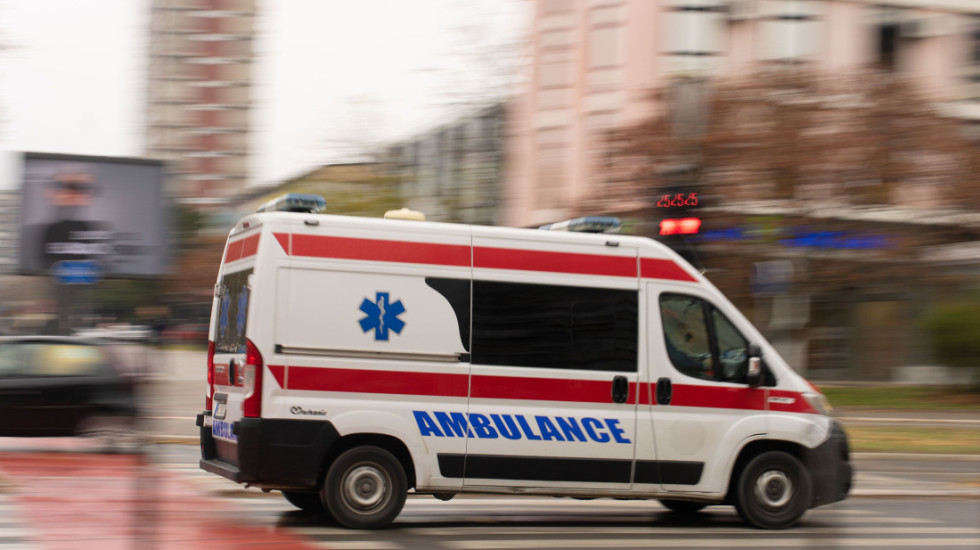 Vozilo izletelo s kolovoza na Novom Beogradu, povređene dve žene