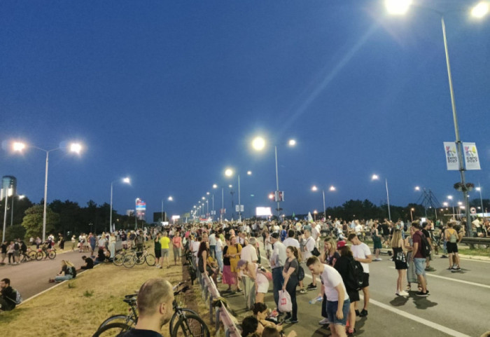 (FOTO) Studenti i građani blokirali Gazelu, obustavljen saobraćaj