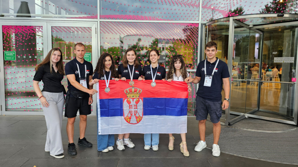 Učenice iz Srbije osvojile dve srebrne i jednu bronzanu medalju na Evropskoj olimpijadi iz informatike za devojke