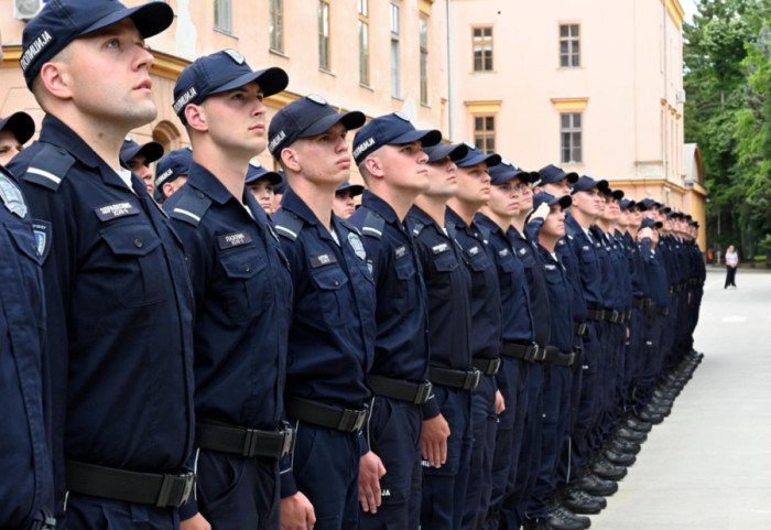 Hoće li srpski policajci imati brade i tetovaže: "Njihov izgled direktno utiče na doživljaj autoriteta i poverenja"