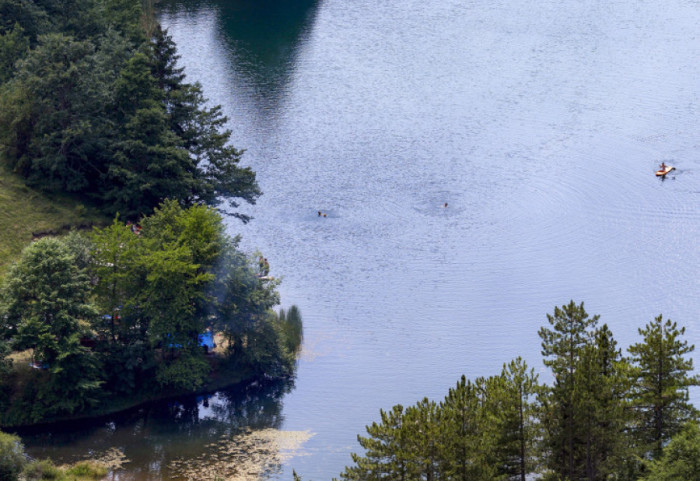 Dvojica muškaraca nestala u blizini veštačkog jezera Barje kod Leskovca: Policija i spasioci na terenu