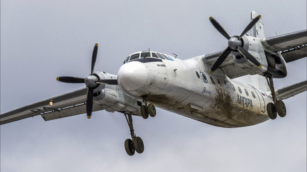 (FOTO/VIDEO) Pao avion na istoku Rusije: Poginuli svi putnici i članovi posade na letu An-24