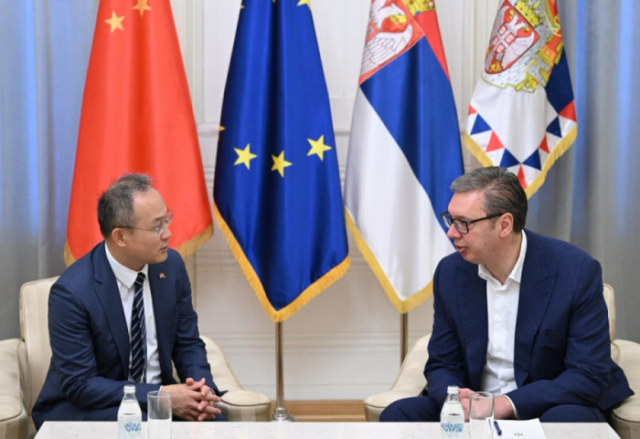 Vučić sa ambasadorom Kine Li Mingom: Kineske investicije od suštinskog značaja za razvoj infrastrukture i industrije