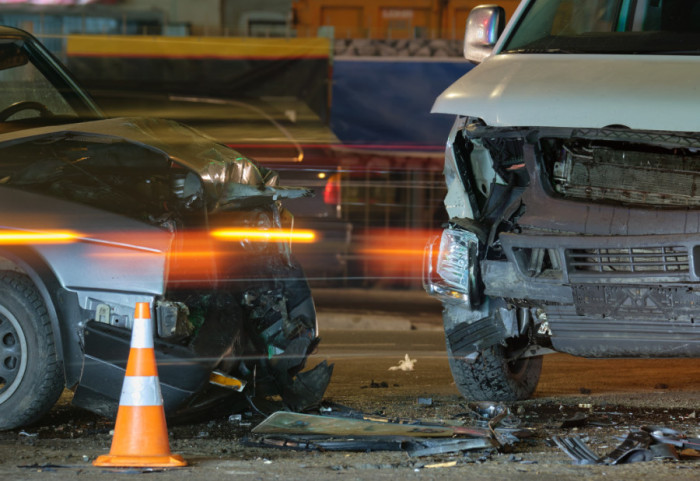 U sudaru dva automobila kod Evzonija poginula žena, petoro povređenih
